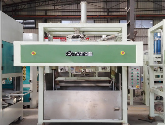 700 ชิ้น / ชั่วโมงเครื่องผลิตไข่แบบลูกสูบขึ้นรูป 3-4 คน